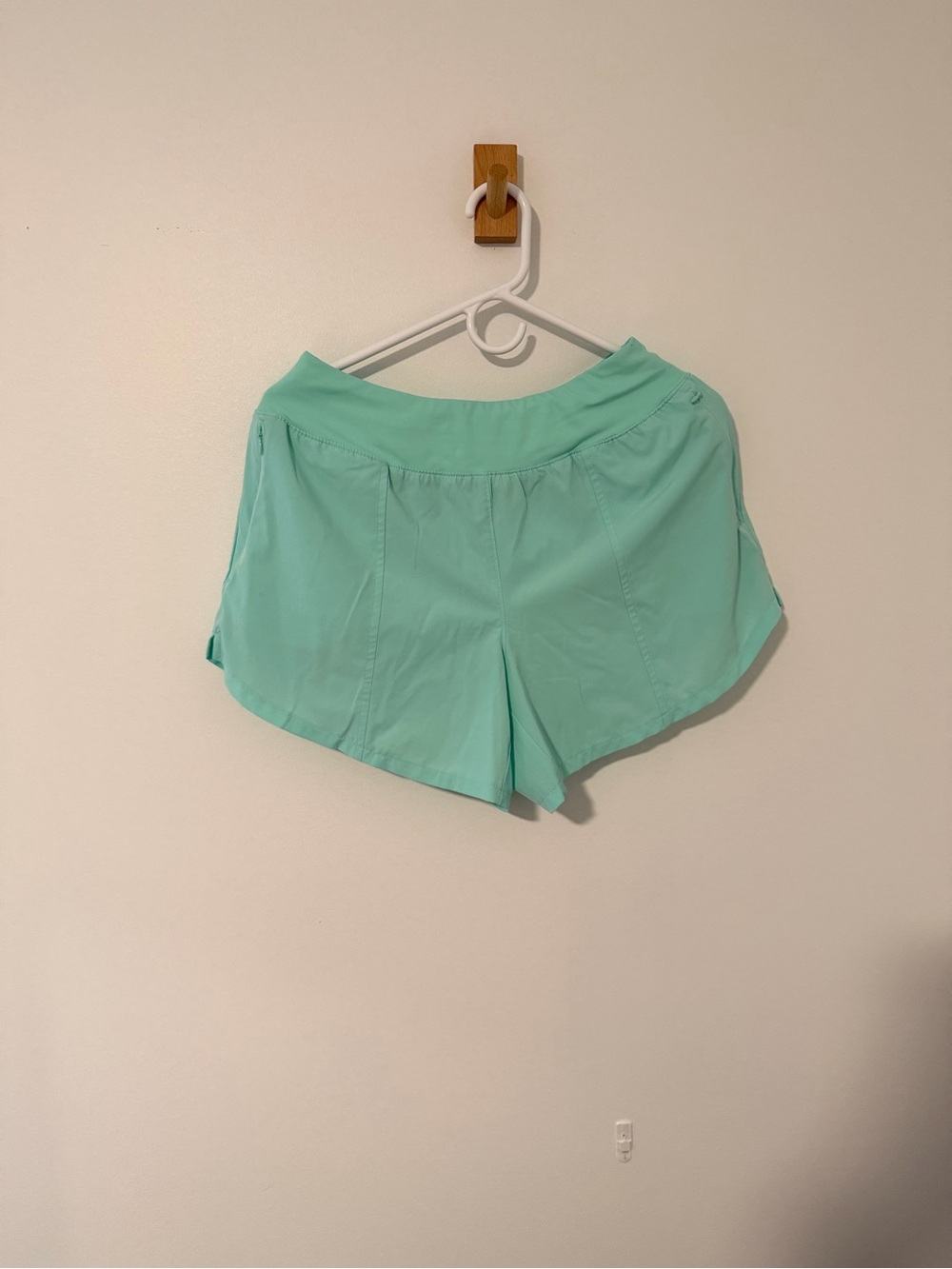 Tek Gear Women’s Medium Mint Green Athletic Running Shorts Zip Pockets